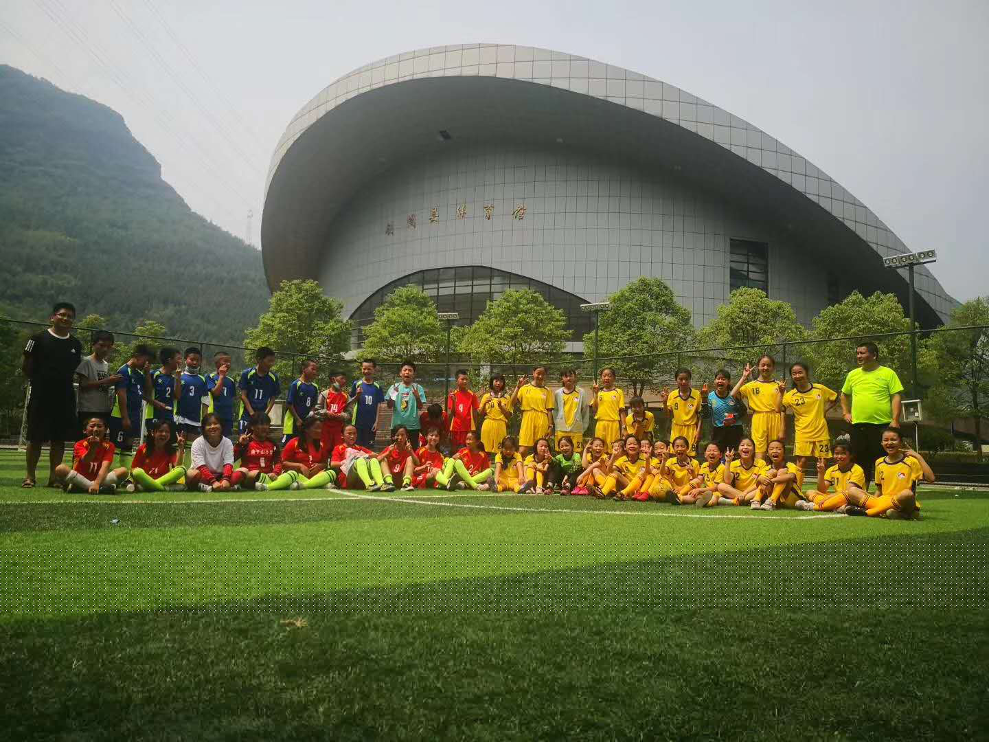 竞技绿茵  闪亮人生